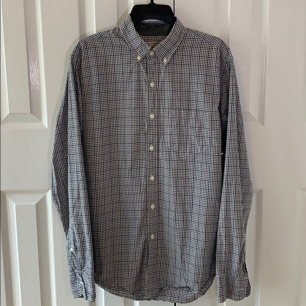 J Crew casual button down. Gray and navy pattern.